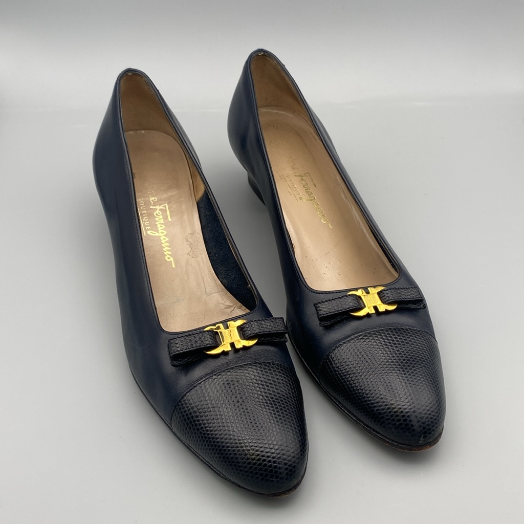 Euc Vintage Salvatore Ferragamo Vara Pumps, Size 9.5 Aaaa